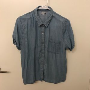 Light denim shirt sleeve button down